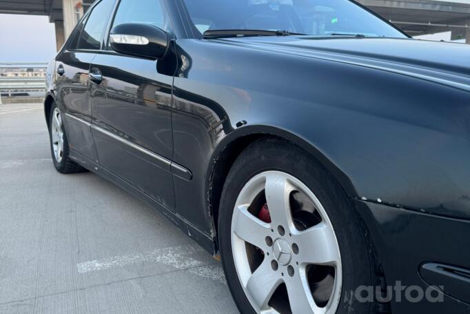 Mercedes-Benz E-Class W211 Sedan