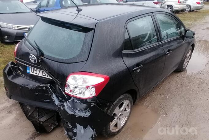 Toyota Auris 2 generation Hybrid hatchback 5-doors