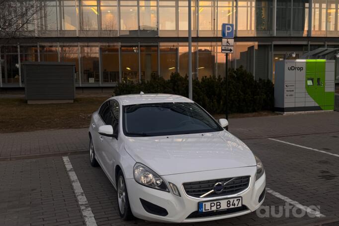 Volvo S60 2 generation Sedan