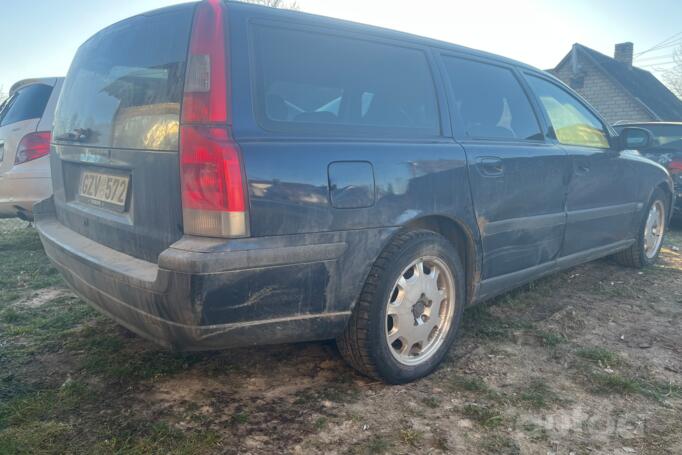 Volvo V70 2 generation wagon