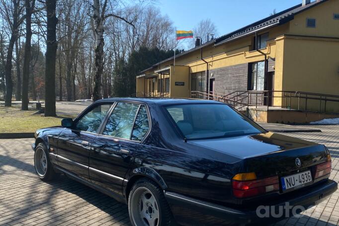 BMW 7 Series E32 Sedan
