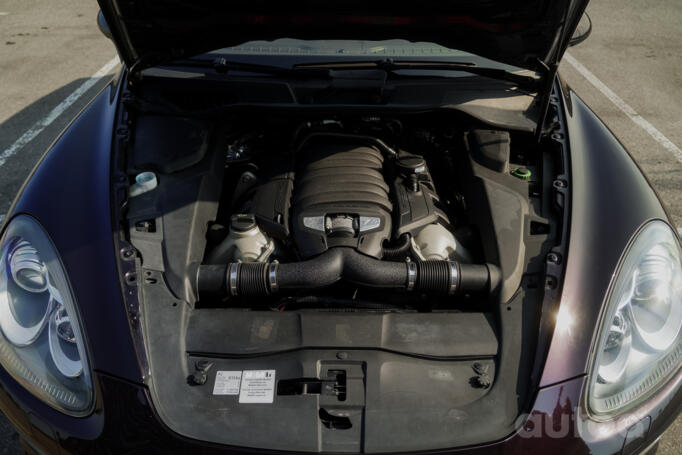 Porsche Cayenne 958 Crossover