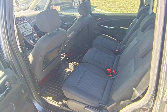 Ford Galaxy 2 generation Minivan