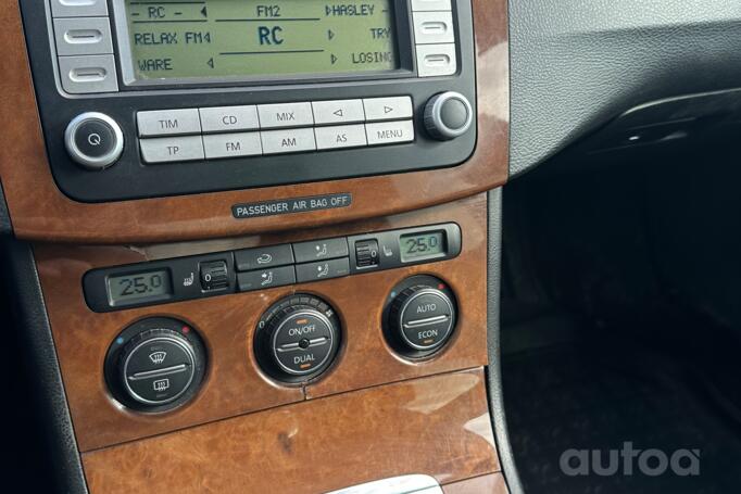 Volkswagen Passat B6 wagon 5-doors