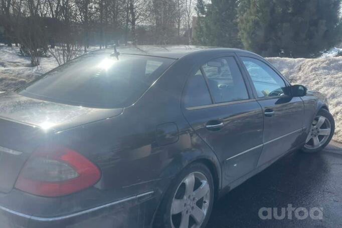 Mercedes-Benz E-Class W211 Sedan