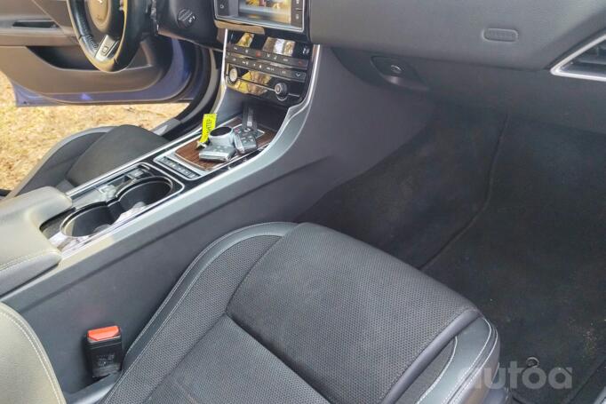 Jaguar XE 1 generation