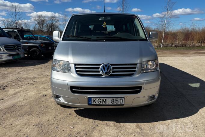 Volkswagen Caravelle T5 Minivan