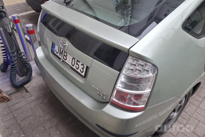 Toyota Prius 2 generation Hatchback
