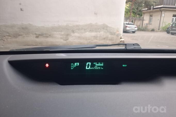 Toyota Prius 2 generation Hatchback