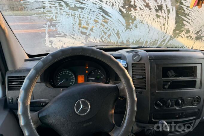 Mercedes-Benz Sprinter Second generation