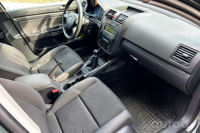 Volkswagen Golf 5 generation Hatchback 5-doors