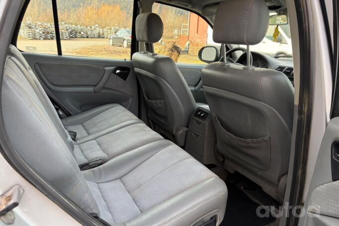 Mercedes-Benz M-Class W163 Crossover 5-doors