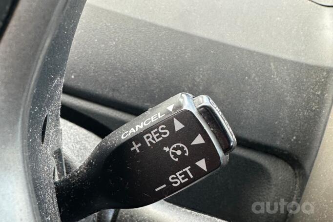 Toyota Verso 1 generation Minivan