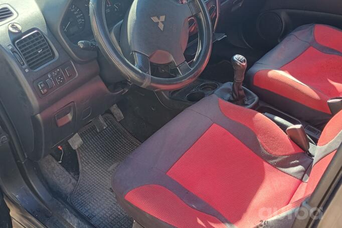 Mitsubishi Space Star 1 generation [restyling] Minivan