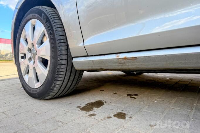 Volkswagen Golf 7 generation Variant wagon 5-doors