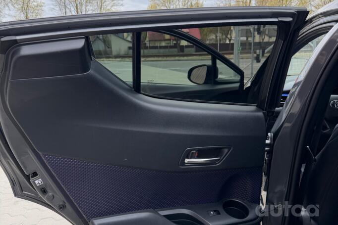Toyota C-HR 1 generation Crossover