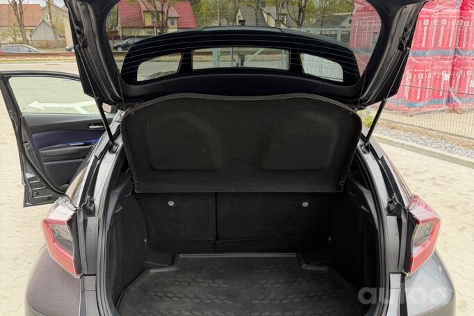 Toyota C-HR 1 generation Crossover