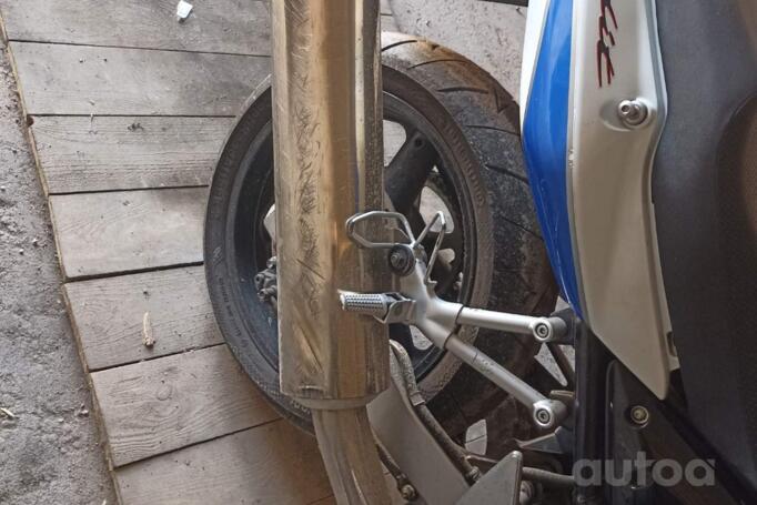 Suzuki GSF600S
