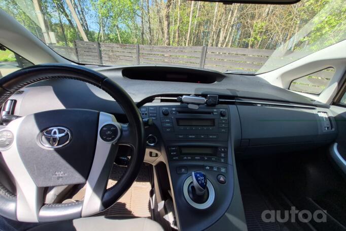 Toyota Prius 3 generation Hatchback 5-doors