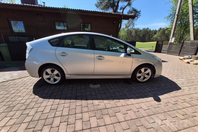 Toyota Prius 3 generation Hatchback 5-doors