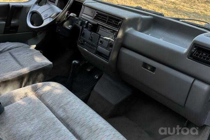 Volkswagen Caravelle T4 Minivan