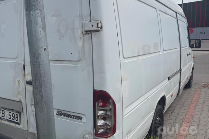 Mercedes-Benz Sprinter First generation