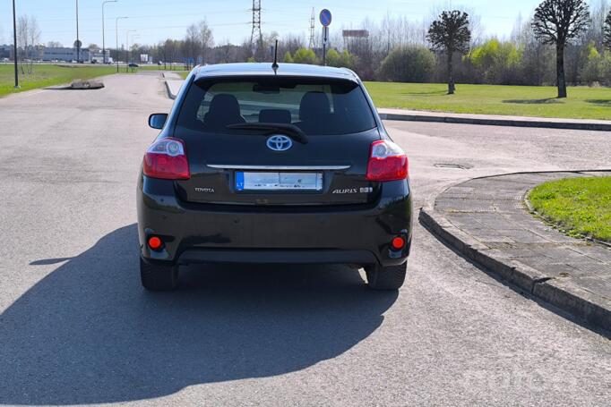 Toyota Auris 1 generation [restyling] Hybrid hatchback 5-doors
