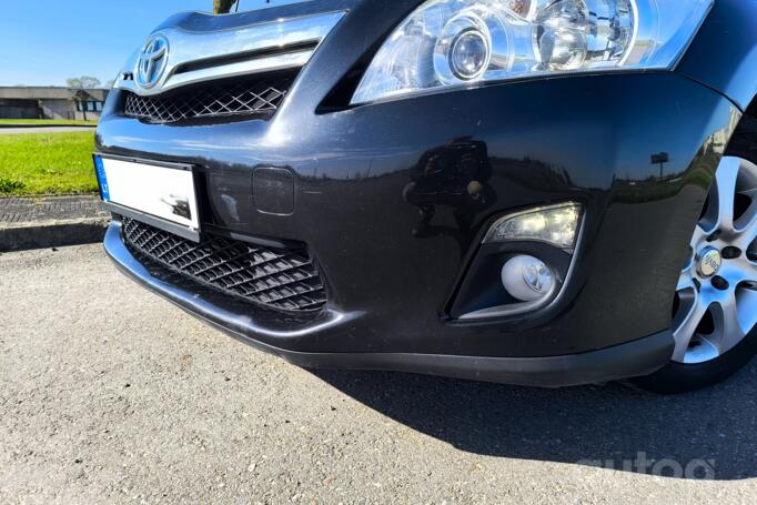 Toyota Auris 1 generation [restyling] Hybrid hatchback 5-doors