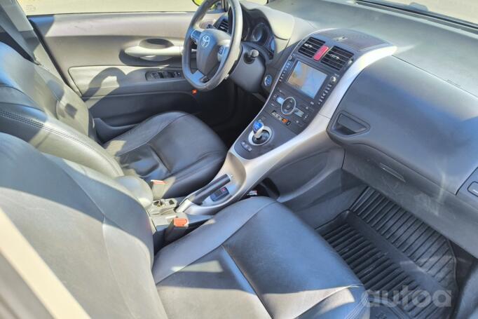 Toyota Auris 1 generation [restyling] Hybrid hatchback 5-doors