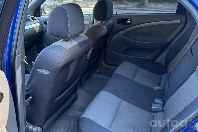 Chevrolet Lacetti 1 generation Hatchback