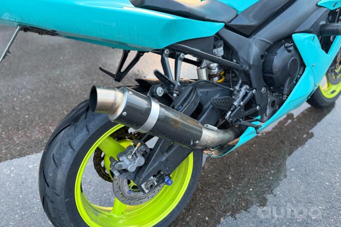 Yamaha R1