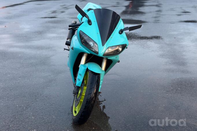 Yamaha R1