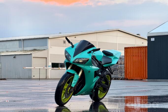Yamaha R1