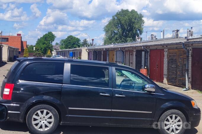 Chrysler Voyager 5 generation Grand minivan