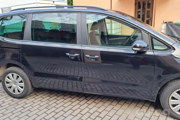 Volkswagen Sharan 2 generation Minivan 5-doors