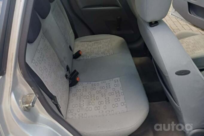 Ford Fiesta 5 generation Hatchback 5-doors