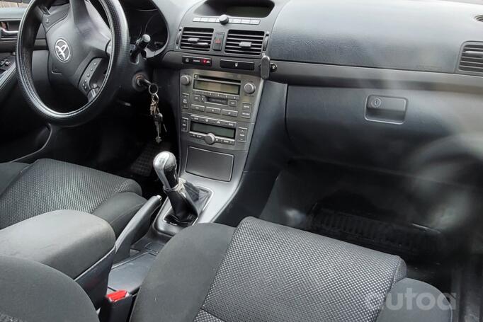 Toyota Avensis 2 generation wagon