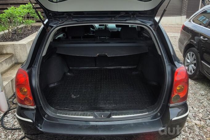 Toyota Avensis 2 generation wagon