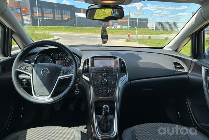 Opel Astra J Hatchback 5-doors