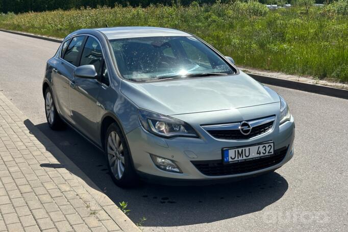Opel Astra J Hatchback 5-doors