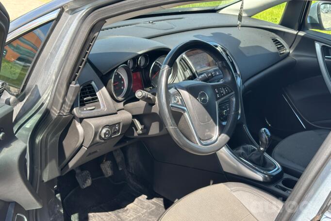 Opel Astra J Hatchback 5-doors