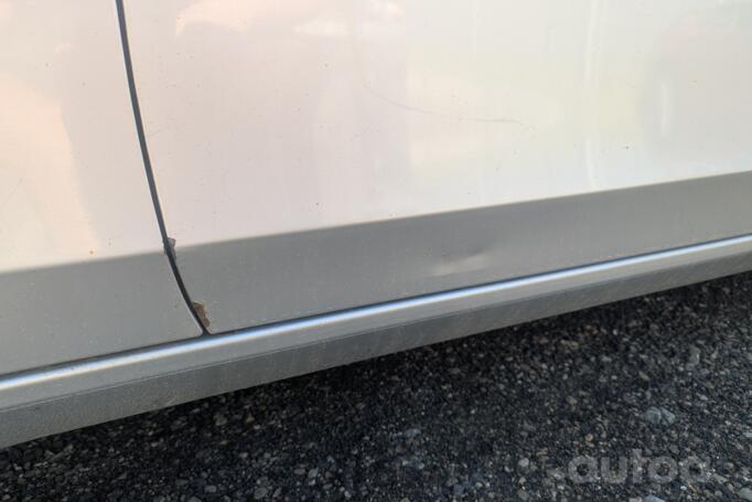 Audi A4 B8/8K wagon 5-doors