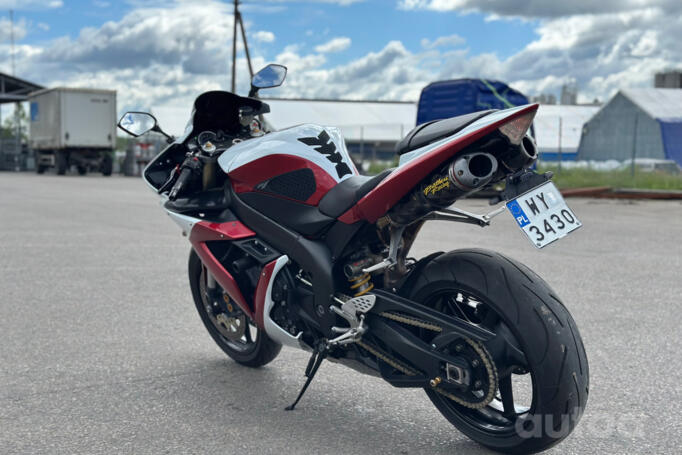 Yamaha R1
