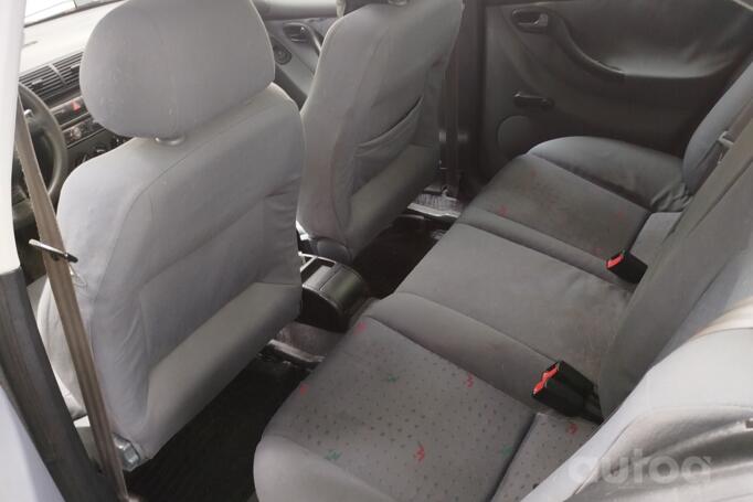 SEAT Toledo 2 generation Sedan