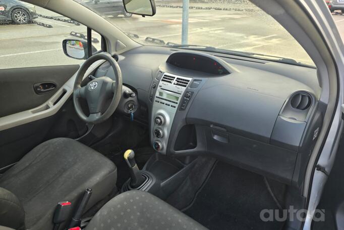 Toyota Yaris 2 generation
