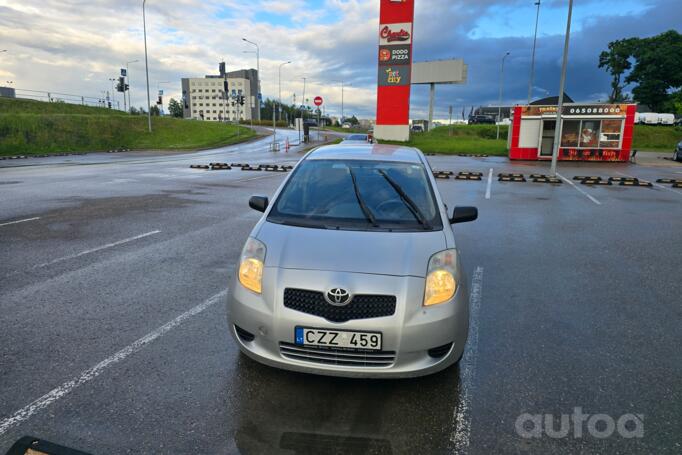 Toyota Yaris 2 generation