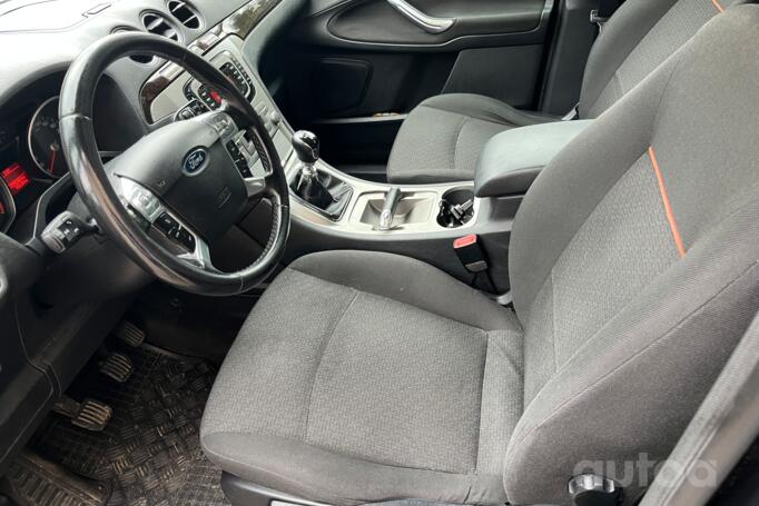 Ford Galaxy 2 generation Minivan