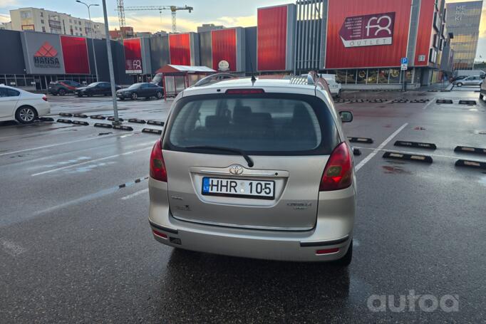 Toyota Corolla Verso 1 generation Minivan