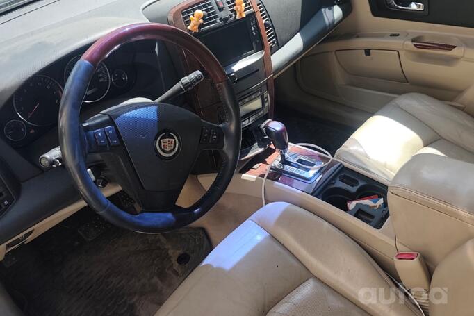 Cadillac SRX 1 generation Crossover