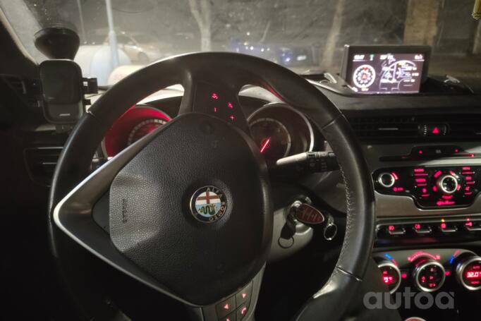 Alfa Romeo Giulietta 940 Hatchback